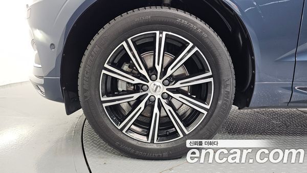 Volvo XC60 2021, фото 5