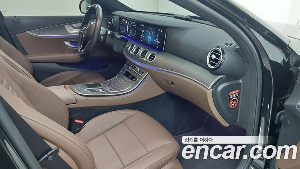 Mercedes-Benz E-Class 2023, фото 9