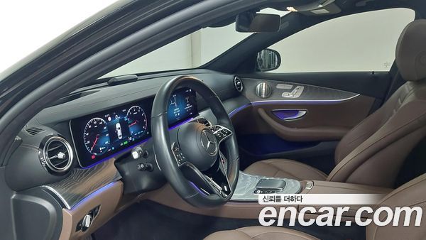 Mercedes-Benz E-Class 2023, фото 14