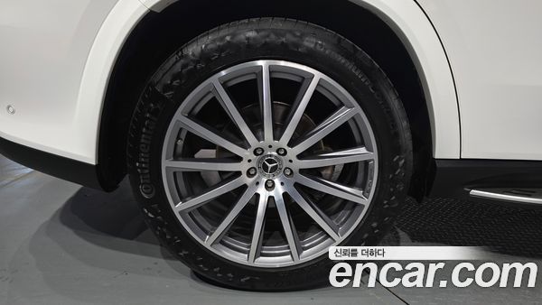 Mercedes-Benz GLS 2021, фото 4