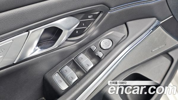 BMW 3 Series 2022, фото 30