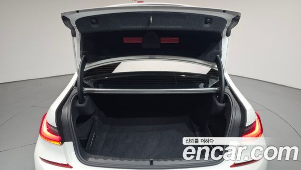 BMW 3 Series 2022, фото 33