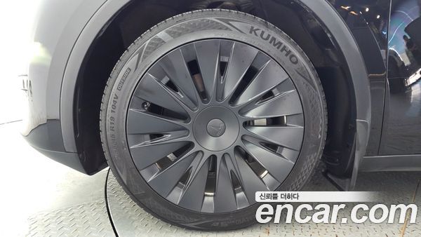 Tesla Model Y 2024, фото 5