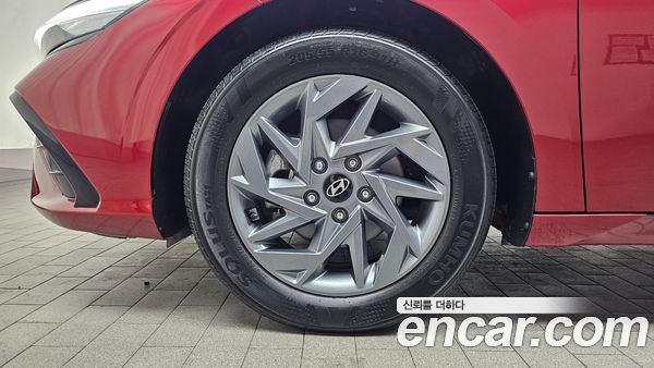 Hyundai Elantra 2024, фото 5