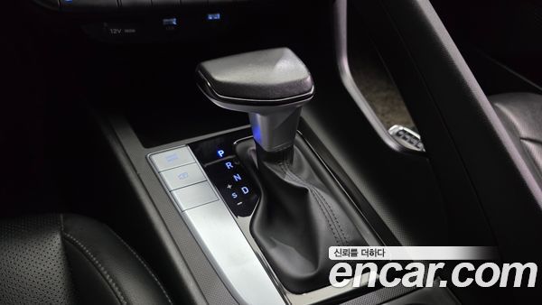 Hyundai Elantra 2023, фото 9
