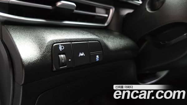 Hyundai Elantra 2023, фото 14
