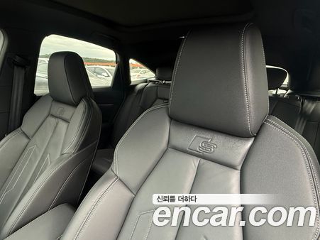 Audi Q4 e-tron 2022, фото 14
