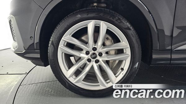 Audi Q7 2023, фото 4