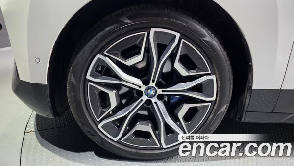 BMW iX 2024, фото 4