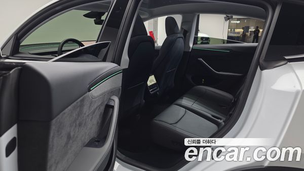 Tesla Model Y 2025, фото 15
