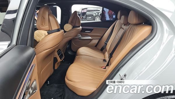 Mercedes-Benz E-Class 2024, фото 16