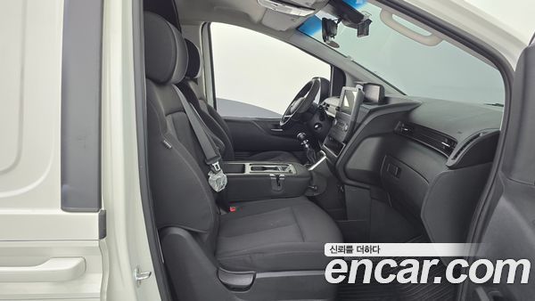 Hyundai Staria 2022, фото 16