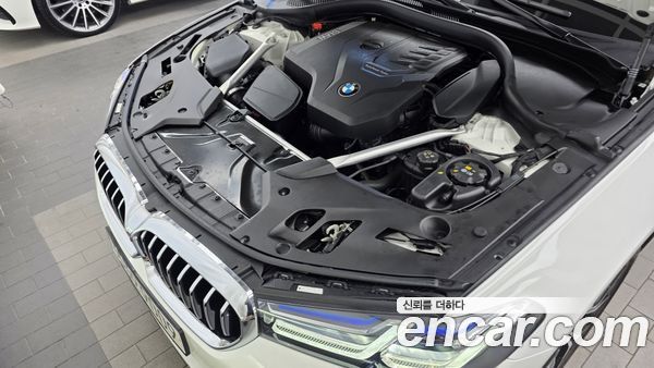 BMW 5 Series 2023, фото 6