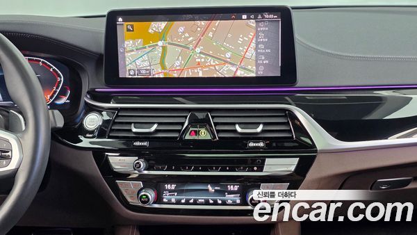 BMW 5 Series 2023, фото 14