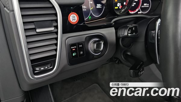 Porsche Cayenne 2020, фото 29