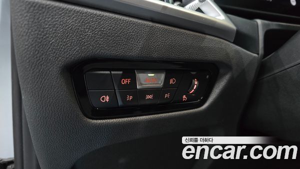 BMW 3 Series 2025, фото 19