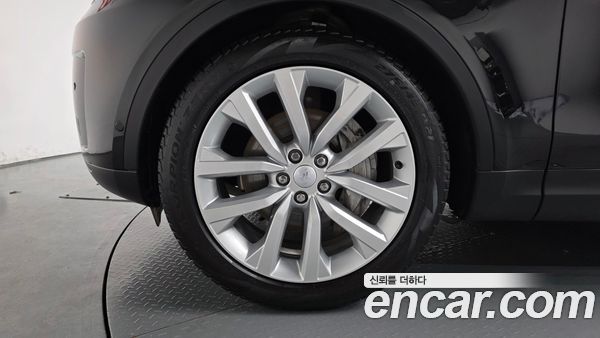 Land Rover Discovery 2023, фото 5