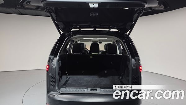 Land Rover Discovery 2023, фото 26
