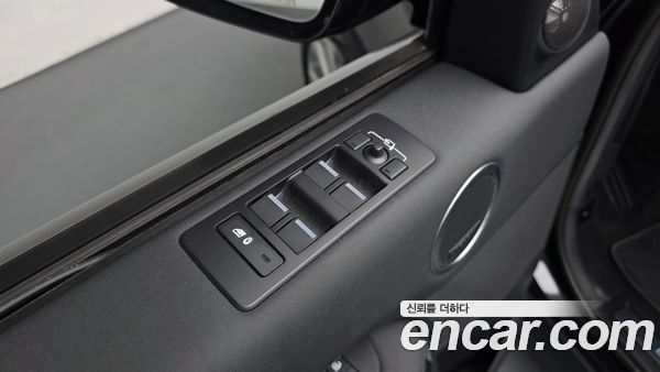 Land Rover Discovery 2023, фото 29