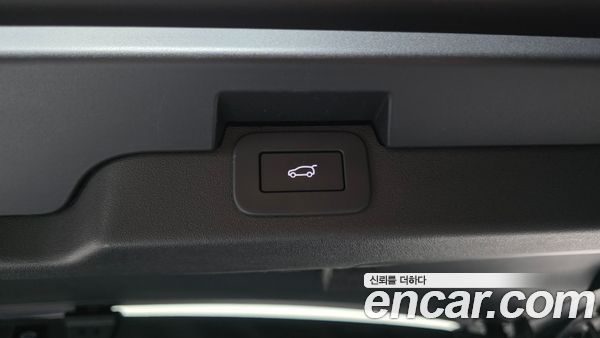 Land Rover Discovery 2023, фото 32