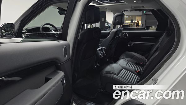 Land Rover Discovery 2023, фото 16