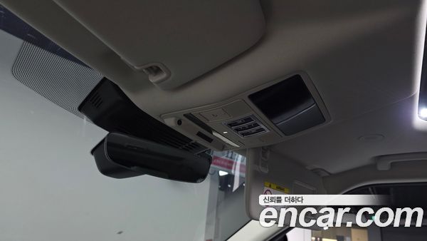Land Rover Discovery 2023, фото 31