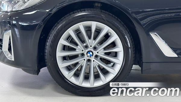 BMW 5 Series 2023, фото 5