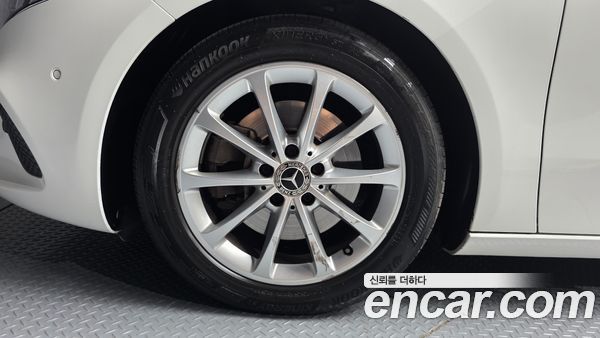 Mercedes-Benz A-Class 2020, фото 31