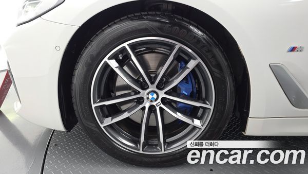 BMW 5 Series 2023, фото 4