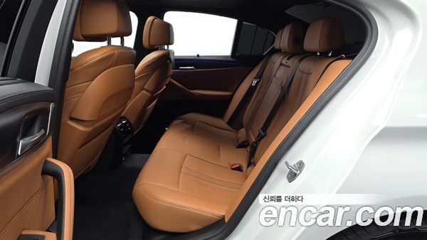 BMW 5 Series 2023, фото 15