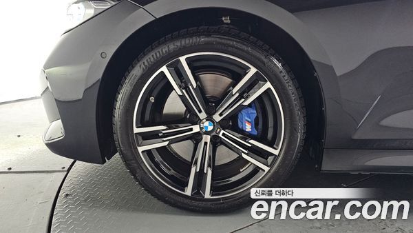 BMW 3 Series 2025, фото 4