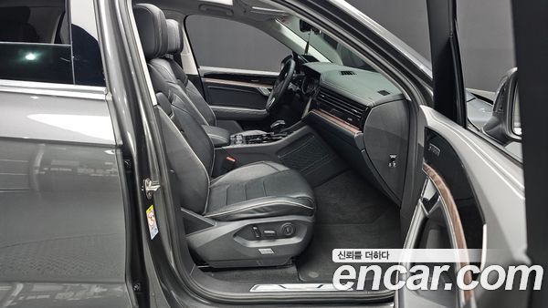 Volkswagen Touareg 2024, фото 16