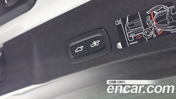 Volvo XC40 2022, фото 25