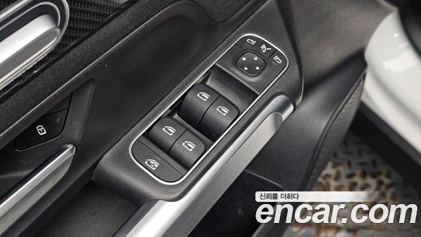 Mercedes-Benz GLB 2021, фото 28