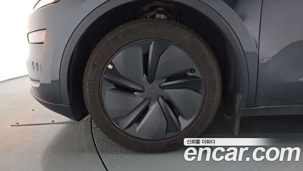Tesla Model Y 2025, фото 4