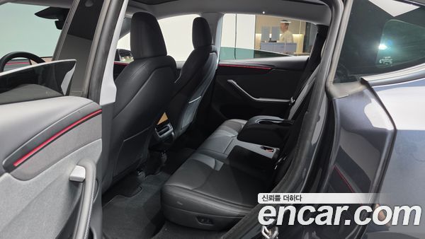 Tesla Model Y 2025, фото 15