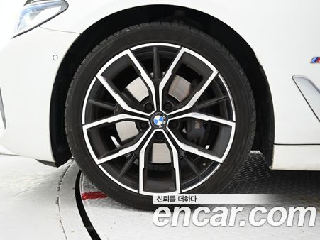 BMW 5 Series 2023, фото 5