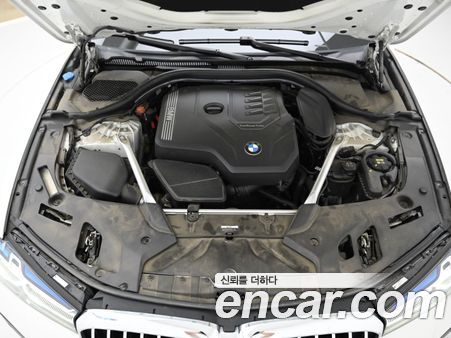 BMW 5 Series 2023, фото 6