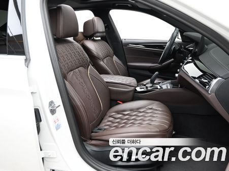 BMW 5 Series 2023, фото 10