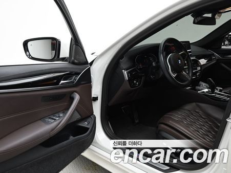 BMW 5 Series 2023, фото 11