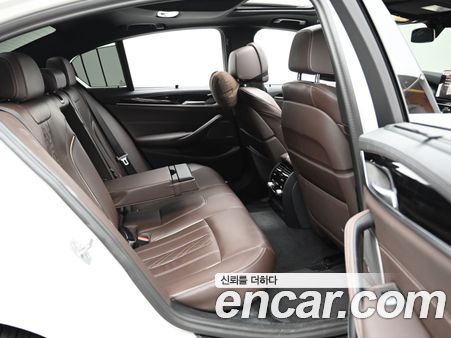 BMW 5 Series 2023, фото 12
