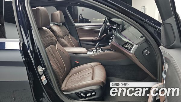 BMW 5 Series 2023, фото 16