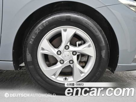 Hyundai Elantra 2023, фото 5