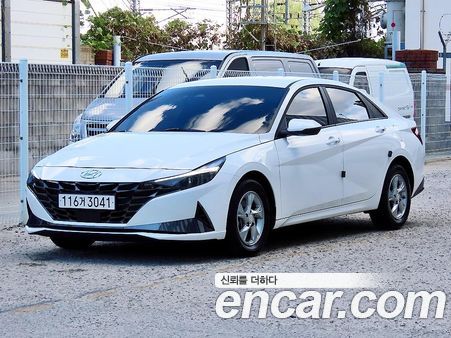 Hyundai Elantra 2023, фото 2