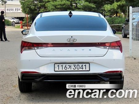 Hyundai Elantra 2023, фото 4