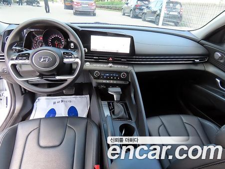 Hyundai Elantra 2023, фото 7
