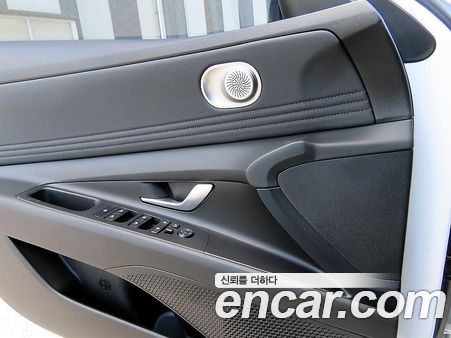 Hyundai Elantra 2023, фото 11