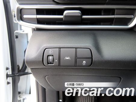 Hyundai Elantra 2023, фото 12