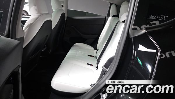 Tesla Model Y 2024, фото 16