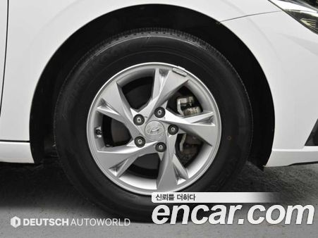 Hyundai Elantra 2023, фото 5